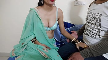 Индийская дези Сара попросила своего Девара показать свой член и трахнуть ее с индийской ролевой игрой в аудио на хинди