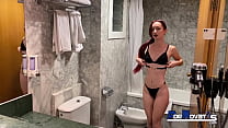 Ruiva espanhola excêntrica em seu primeiro Anal no banheiro. com Victor Bloom