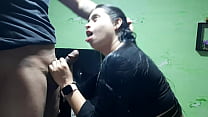 Мой сводный брат помогает мне с лампой в моей комнате для хорошего минета