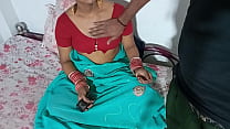 Marito scopa la moglie da solo mentre lavora a casa, video porno HD hindi indiano con chiara voce hindi.