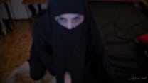 Hijab POV gioco di sega con i piedi