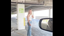MSDF - La jeune femme Bubble Butt Emma Bugg ramassée sur le parking par le beau-père de son amie et baisée