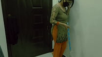 美しいパキスタンのメイドの初めてのアナルセックス