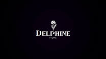 Delphine Films - 曲線美の赤毛マディソン モーガンがソファで犯される