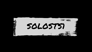 Приходите посмотреть, как я высмеиваю мальчика рядом со мной в Рио-де-Жанейро.