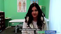 Fake Hospital Doctors magischer Schwanz erzeugt einen stimmlichen Orgasmus