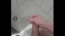 vor dem Duschen masturbieren