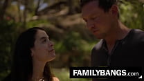 FamilyBangs.com - Снятие сексуального напряжения с ее кузиной в парке, Эбби Мэйли, Пирс Пэрис