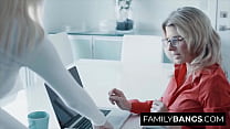 FamilyBangs.com ⭐ Услужливая молодая женщина приготовила сюрприз для мамочки, Кенна Джеймс, Кори Чейз