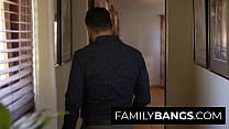 FamilyBangs.com ⭐ Возбужденная семейная молодая женщина желает члена отчима в ее пизде, Эшли Лейн, Томми Пистол