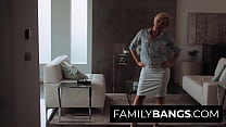 FamilyBangs.com ⭐ Наделенная полномочиями милфа ищет сперму в лицо от своего пасынка