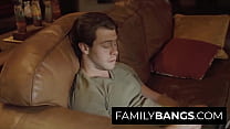 FamilyBangs.com ⭐ 泣いているママを甘やかす善良な継息子、シルヴィア・サイジ、セス・ギャンブル