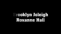 Горячая милфа Бруклин Джоли делит член со своей дочерью Роксаной Холл