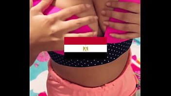 Арабский секс, огонь, египетская шлюха, а она снимает шнурок и говорит: «Я так хочу, чтобы меня трахнули четыре человека».