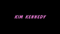 Kim Kennedy pode girar e mantê-lo dentro