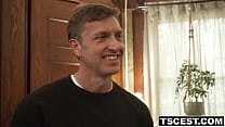 Отчим Райан Сент-Майкл не может устоять перед тем, как пасынок Ной Уэйс обожает лизнуть ему очка и так грубо трахать его
