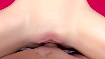 アナルスローファック - 素人極小若い女性の巨乳巨尻がきつい尻穴で硬い巨根を犯される。小柄な若い女性のセックス人形