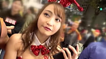 ¡Una conejita sexy que voló hasta Shibuya con su trasero erótico sacado! ¡FELIZ sexo de una noche con un conejito erótico en el primer Halloween de Reiwa! !
