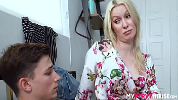 Sydney Paige Stretch Her MILF Hole And Rode Her Stepson Hard