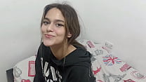 Моя младшая сводная сестра просит меня согреть ее жестким трахом в задницу, потому что ей очень холодно. Я вливаю молоко ему в желудок. Х.Л.