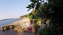 Teen teacher sucks my cock in a public beach in Croatia in front of everyone - it's very risky with people near- MissCreamy