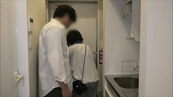 Мне позвонила моя девушка, и мне внезапно пришлось остаться на ночь, поэтому я не мог перестать чувствовать возбуждение.