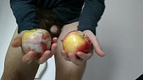 Одно яблоко? Нет, это слишком скучно... Я хочу большего!