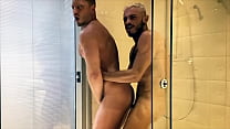 Горячий Диего с большим членом трахнул меня в душе | Поцелуй со спермой