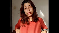 Селена хочет поиграть со своим дилдо, хочешь, чтобы она так вкусно покаталась на твоей мачте?