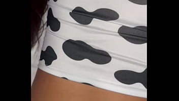 アラビアのセックス、初めてお尻を犯されたとき、とても痛かったです。私は友人と一緒にいて、彼女の夫は私のお尻に目を向けていました、そして義理の息子、安心して私を犯しました。