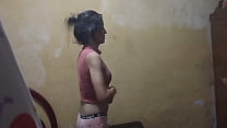 Я смотрел как сотрудница сервиса переодевалась и она пошла спать, я зашёл к ней в комнату и трахнул её