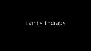 В постели с мачехой после пляжа - Джастин Джейкобс - Семейная терапия - Алекс Адамс