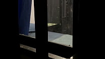 Я обнаруживаю, что моя жена делает мне рога с молодым человеком, как ни странно, я не ревную, а возбуждена