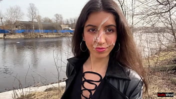 Я хочу прогуляться по парку со спермой на лице! Кончи мне на лицо! - Публичный камвок