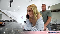 Хлоя хочет снять квартиру, но это слишком дорого. Может быть, она может что-то сделать.