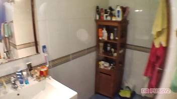 МОЕГО МУЖА НЕ ПРИСУТСТВУЛО, А ЕГО ДРУГ ПРИШЕЛ, ЧТОБЫ ПОМОЧЬ МНЕ ЗАПИСАТЬ НЕКОТОРЫЙ КОНТЕНТ, И В КОНЕЧНОМ ПРИНЯЛ УЧАСТИЕ.