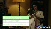 Натуральная черная Бруна Роша показывает фигуристое тело и обнаженные натуральные большие сиськи
