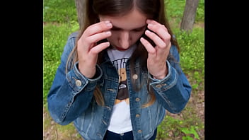 Я пошла на прогулку после траха дома и решила еще раз отсосать ему и проглотить сперму на природе