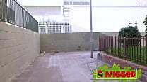 Молодая рыжеволосая красотка-любительница Натали Хот готова и горит желанием попробовать ЧЕРНОГО ПАРНЯ!