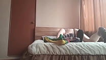 сводный двоюродный брат моего мужа отвез меня в отель, и я очень хорошо сосала его, а потом он катался на мне, пока не кончил