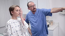 У доктора есть специальный инструмент для лечения пациента - Doctorbangs