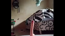 Они поймали меня в моей комнате с большим дилдо в заднице, я забыл запереть дверь, и сосед увидел, как я голая мастурбировала свою задницу. Анал с чудовищным членом в любительском видео.