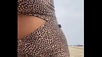 Я ПОШЛА ПРОСТО В ПЛАТЬЕ БЕЗ ТРУСОВ НА ПЛЯЖ, ВЕНТИЛЯТОР ПОДЪЕХАЛ И МЫ ПРОДОЛЖАЛИ ГОВОРИТЬ, СУКА