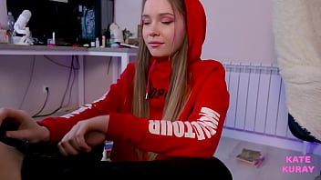 Little red riding hood made a blowjob