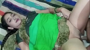 Моя милая сводная сестра пригласила меня заняться сексом, пока ее родственники спали, полное хинди секс видео