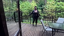 Мачеха пришла на новоселье к своему пасынку и устроила грубый минет, анальный секс и полный рот спермы