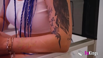 Привлекательность FAKings!! Кому из этих парней понравится потрясающее тело Венеры Лилит??