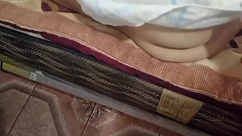 Вернись с вечеринки и получи сперму на лицо, если не проснешься, займись своим вкусным трахом