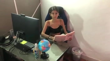 I'M GOING TO A CONSULTATION FOR MY SEX ADDICTION, I'M ATTENDED BY A SEXY DOCTOR WHO WANTED TO FUCK JUST BY LOOKING AT HER, I ASK HER FOR HELP TO CALM THE DESIRE, SHE GET MY MILK WITH HER LITTLE PUSSY - HOMEMADE PORN IN SPANISH