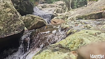ЕЗДИТЬ НА ЧЁРНОМ ПЕТУХЕ, ПОКА НЕ ПРИНИМАЕШЬ ВАННУ ИЗ СПЕРМЫ НА ТРОПЕ ВОДОПАДА (полностью прозрачный и красный)